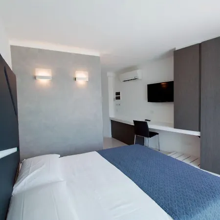 Lungotevere Apart Otel 4*