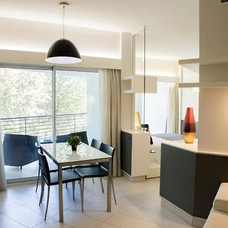 Lungotevere 4*