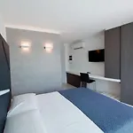 Lungotevere Apartmanhotel 4*