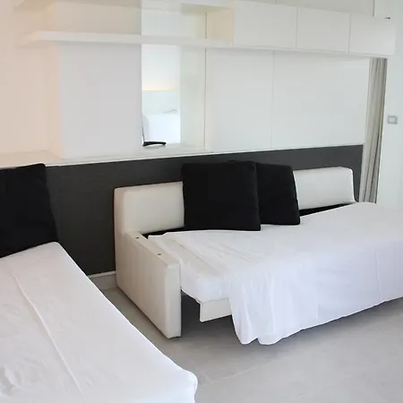 Lungotevere 4*