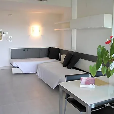 Apart Otel Lungotevere 4*