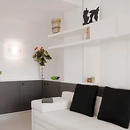 Apart Otel Lungotevere 4*