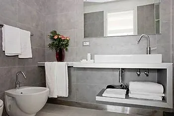 Hotel apartamentowy Lungotevere 4*