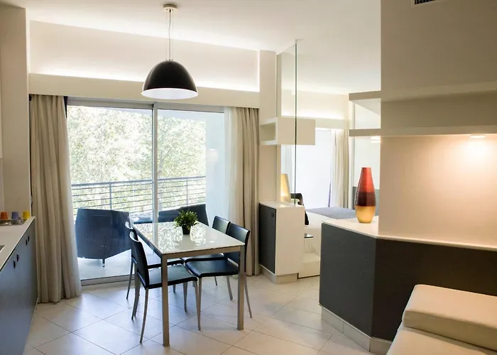Lungotevere 4*